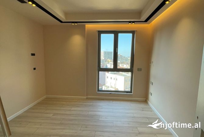 Ambient biznesi me qera 3+1 ne Tirane - 1,350 Euro