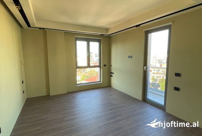 Ambient biznesi me qera 3+1 ne Tirane - 1,800 Euro