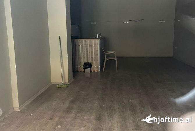 Ambient biznesi me qera 1+1 ne Tirane - 700 Euro