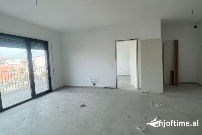 Ambient biznesi me qera 3+1 ne Tirane - 2,000 Euro