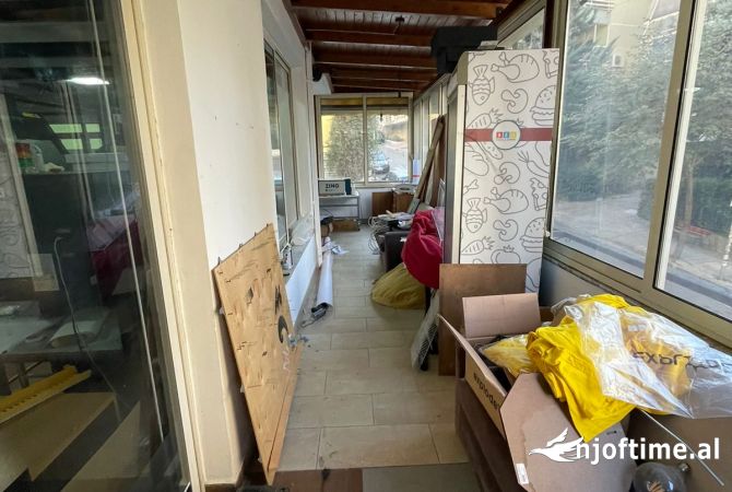 JEPET ME QERA AMBJENT BIZNESI 170M2  800 EURO LIQENI I THATE