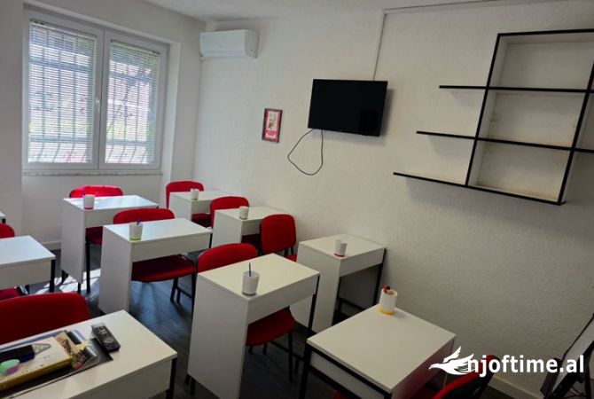 Ambient biznesi me qera 3+1 ne Tirane - 70,000 Leke