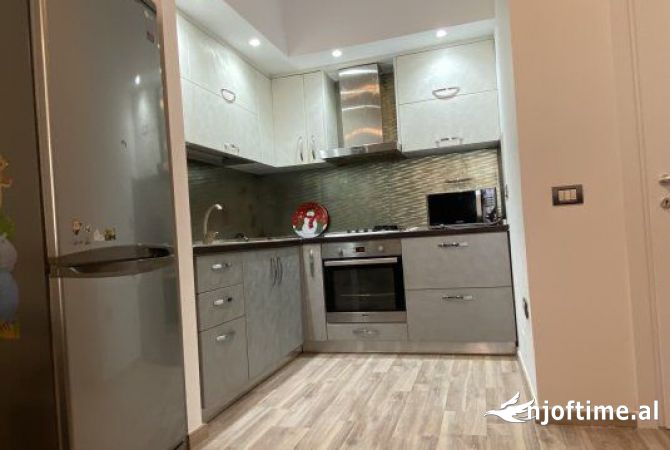 Shtepi me qera 2+1 ne Tirane - 50,000 Leke