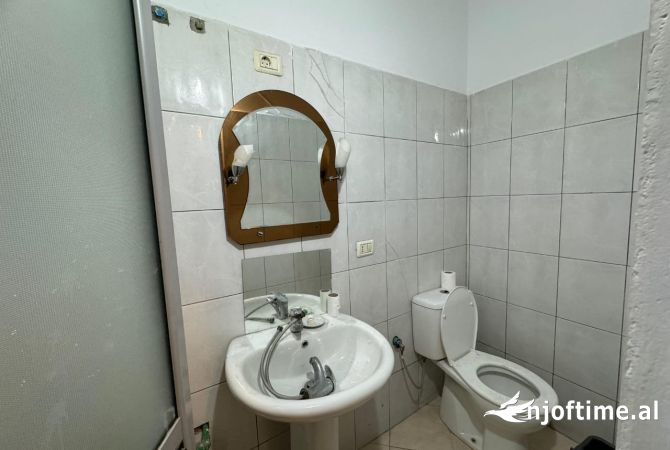 Ambient biznesi me qera 1+1 ne Tirane - 1,000 Euro