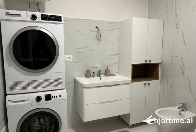 Shtepi me qera Apartament ne Tirane, 1+1, Mobilimi E mobiluar, Pagesa 750  Euro.