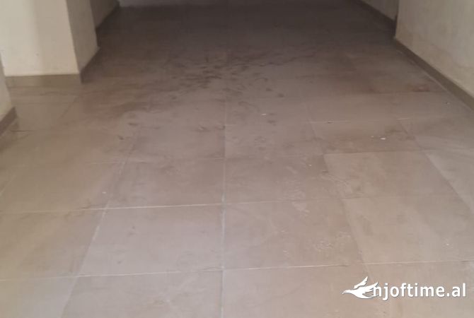 Ambient biznesi me qera 1+1 ne Tirane - 1,200 Euro