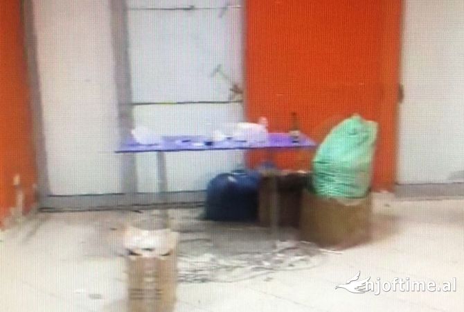 Ambient biznesi me qera 3+1 ne Tirane - 800 Euro