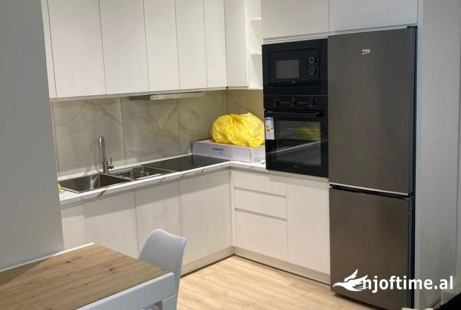 Shtepi me qera 2+1 ne Tirane - 800 Euro