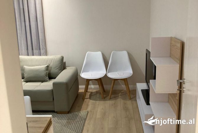 Shtepi me qera 2+1 ne Tirane - 800 Euro