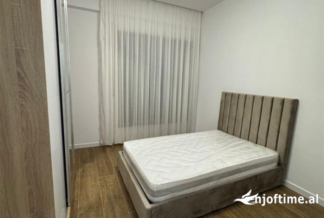 Shtepi me qera Apartament ne Tirane, 2+1, Mobilimi E mobiluar, Pagesa 600  Euro.