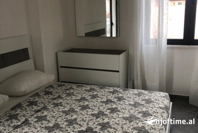 Shtepi me qera 2+1 ne Tirane - 700 Euro