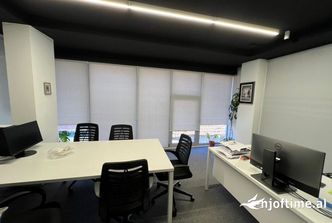Ambient biznesi me qera 3+1 ne Tirane - 1,100 Euro