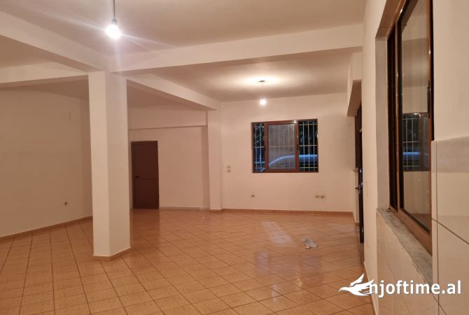 Shtepi me qera 3+1 ne Tirane - 1,100 Euro