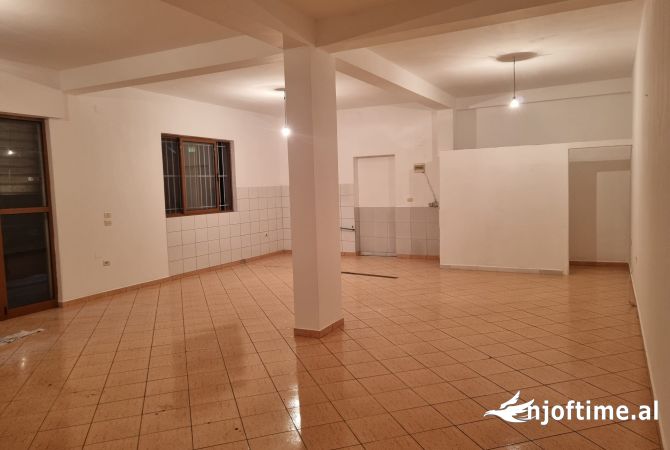 Shtepi me qera 3+1 ne Tirane - 1,100 Euro