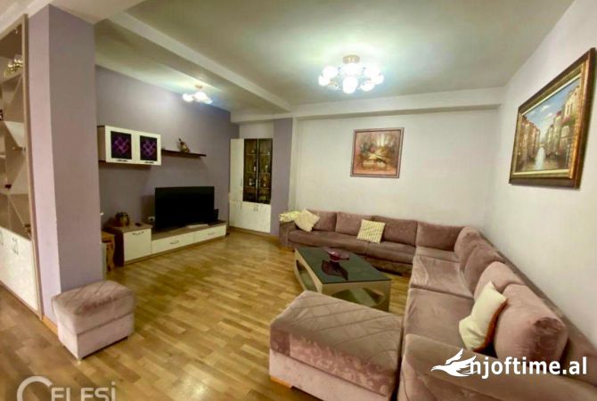 Shtepi me qera 3+1 ne Tirane - 1,350 Euro