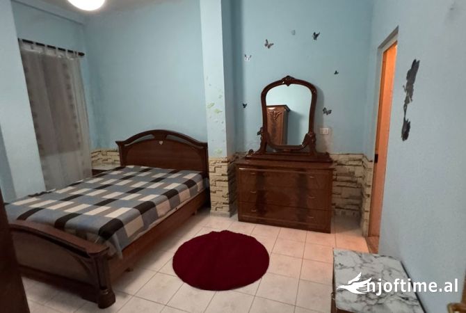 Shtepi me qera Apartament ne Tirane, 1+1, Mobilimi E mobiluar, Pagesa 500  Euro.