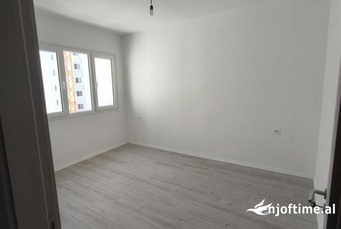 Ambient biznesi me qera 3+1 ne Tirane - 550 Euro