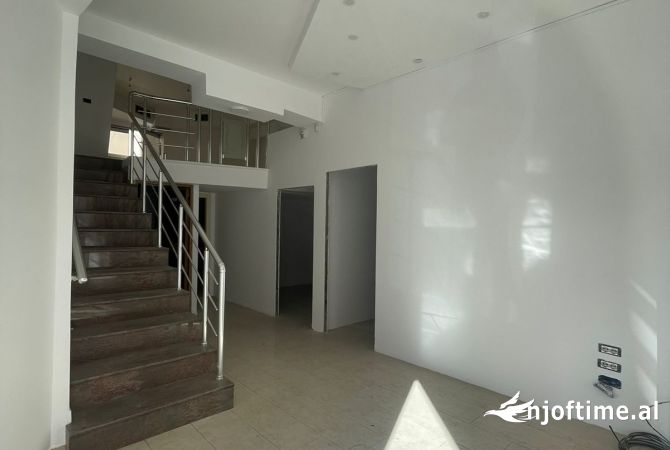 Ambient biznesi me qera 1+1 ne Tirane - 1,500 Euro