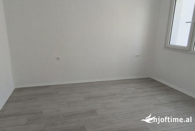 Ambient biznesi me qera 1+1 ne Tirane - 400 Euro