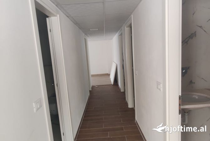 JEPET ME QERA ZYRE 1000M2 8000 EURO RRUGA E DIBRES