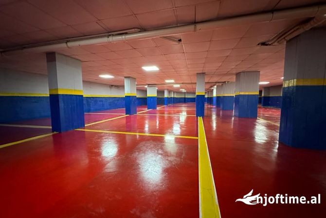 JEPET ME QERA  AMBJENT LAVAZH-PARKIM-SERVIS 600M2 3000 EURO RRUGA ELBASANIT DOWNTOWN