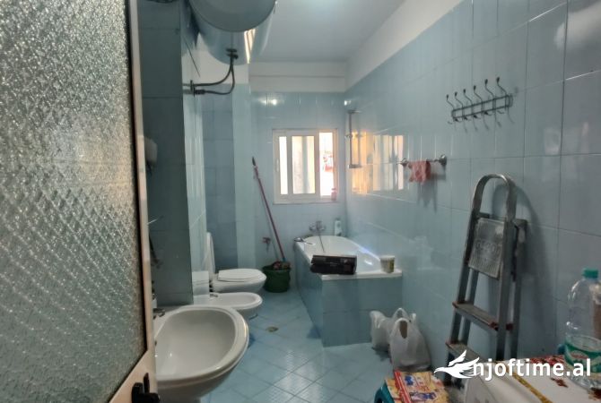 Shtepi me qera Apartament ne Tirane, 2+1, Mobilimi E mobiluar, Pagesa 550  Euro.