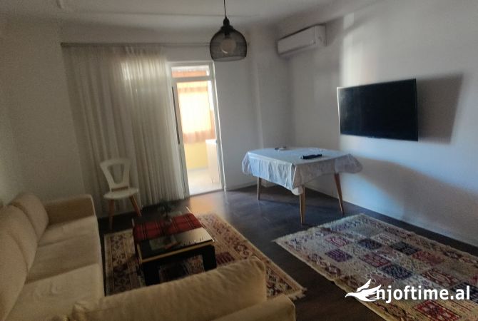 Shtepi me qera 2+1 ne Tirane - 550 Euro