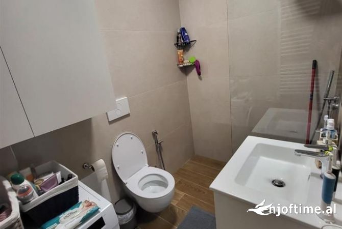 Shtepi me qera Apartament ne Tirane, 1+1, Mobilimi E mobiluar, Pagesa 500  Euro.