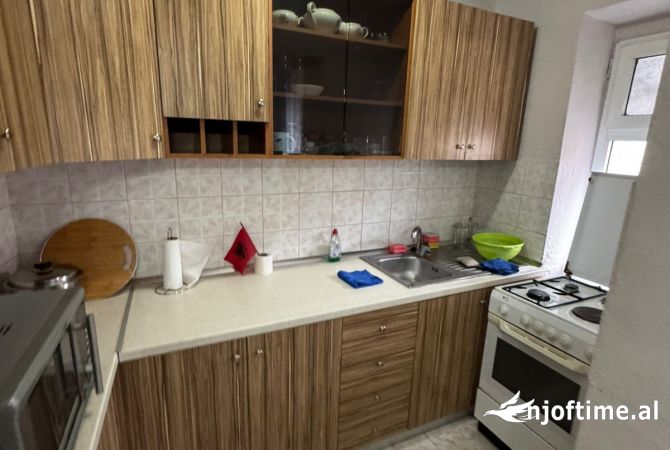 Shtepi me qera 2+1 ne Tirane - 40,000 Leke