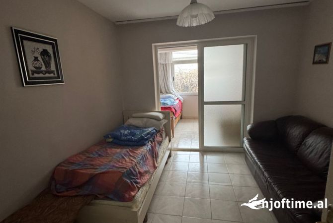 Shtepi me qera 2+1 ne Tirane - 40,000 Leke