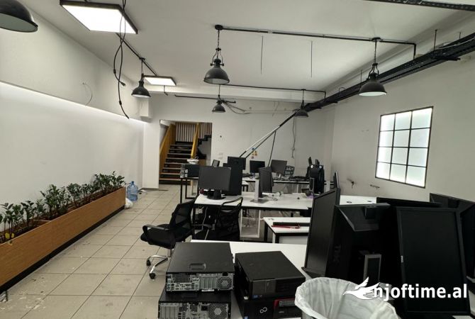 Ambient biznesi me qera 3+1 ne Tirane - 5,000 Euro