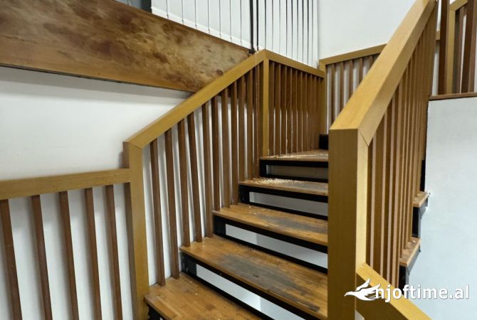 JEPET ME QERA  AMBJENT BIZNESI 700 M2 5000 EURO STADIUMI DINAMO