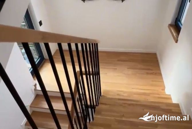 Shtepi me qera Vila Luksoze ne Tirane, 5+1, Mobilimi E mobiluar, Pagesa 6,500  Euro.