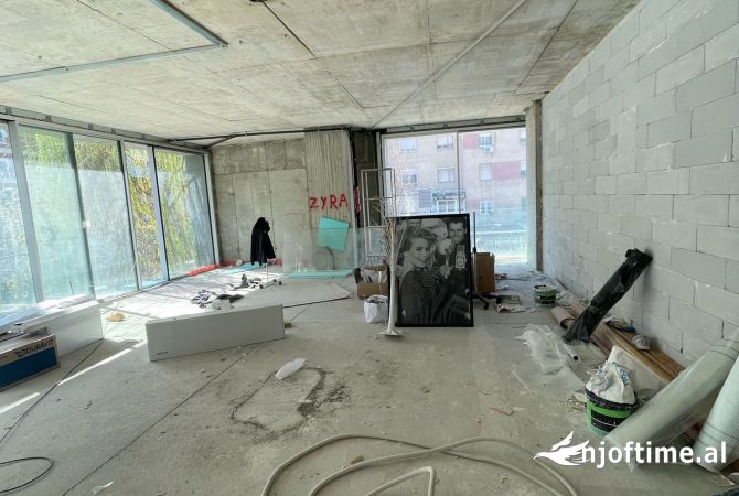 Ambient biznesi me qera 3+1 ne Tirane - 12,000 Euro