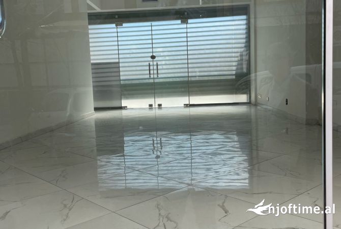 Ambient biznesi me qera 1+1 ne Tirane - 900 Euro