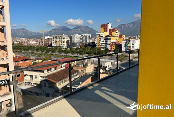 Ambient biznesi me qera 3+1 ne Tirane - 1,500 Euro