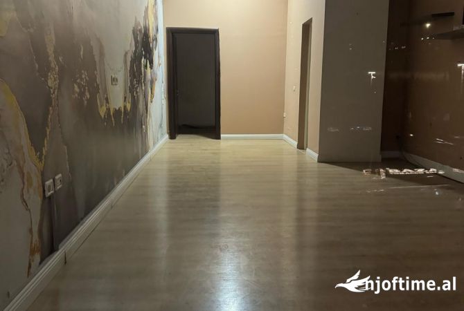 Ambient biznesi me qera 1+1 ne Tirane - 850 Euro