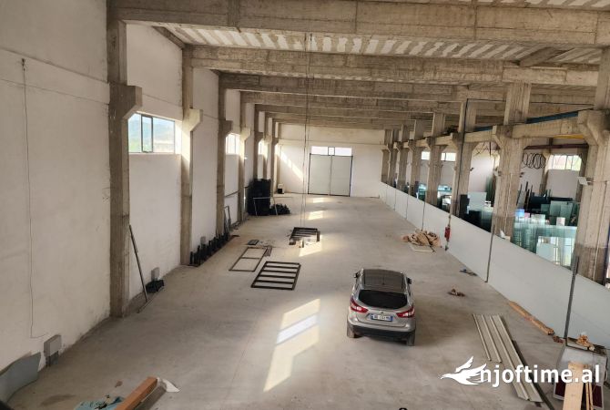 Ambient biznesi me qera 4+1 ne Tirane - 1,800 Euro