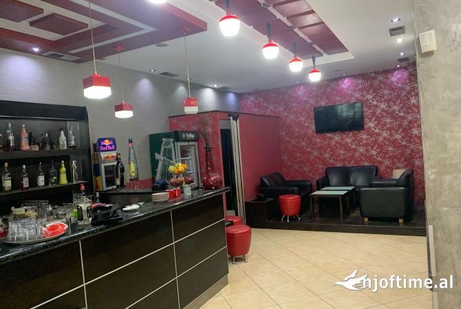 Ambient biznesi me qera 2+1 ne Tirane - 1,000 Euro