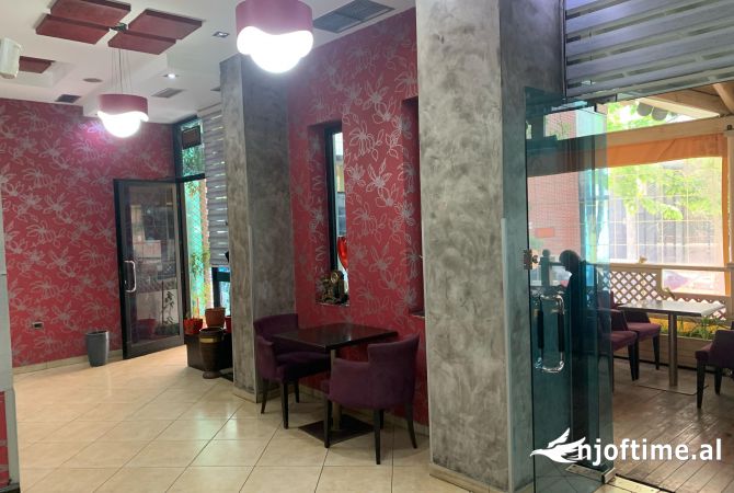 Ambient biznesi me qera 2+1 ne Tirane - 1,000 Euro