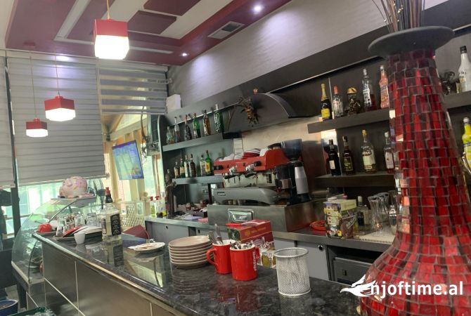 Ambient biznesi me qera 2+1 ne Tirane - 1,000 Euro