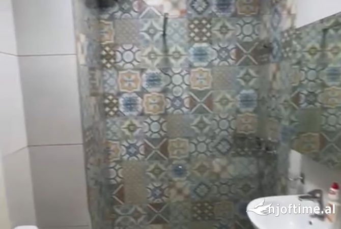 Shtepi me qera Apartament ne Tirane, 1+1, Mobilimi E mobiluar, Pagesa 400  Euro.