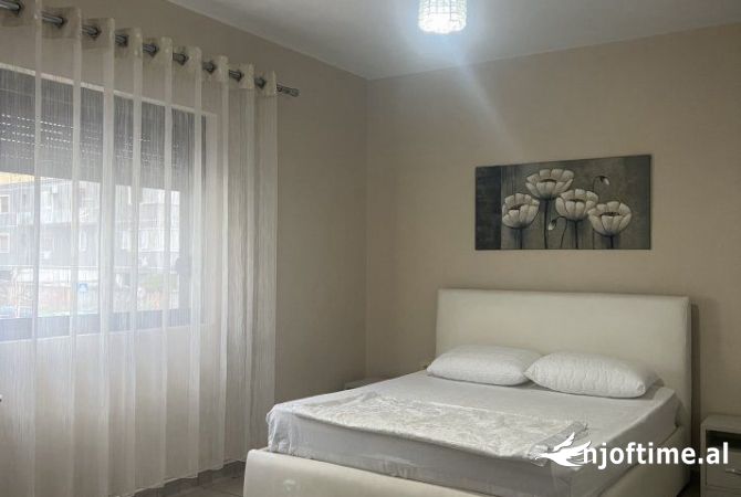 Shtepi me qera 1+1 ne Tirane - 40,000 Leke