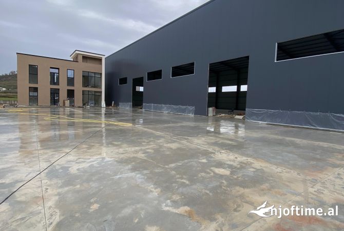 Ambient biznesi me qera 4+1 ne Tirane - 7,500 Euro