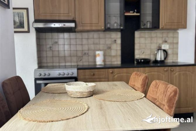 Shtepi me qera 1+1 ne Tirane - 45,000 Leke