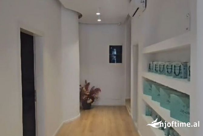 Ambient biznesi me qera 5+1 ne Tirane - 2,000 Euro