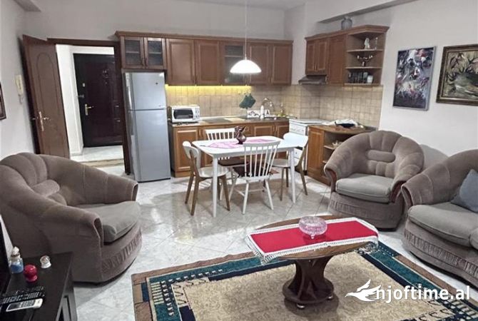Shtepi me qera 1+1 ne Tirane - 450 Euro