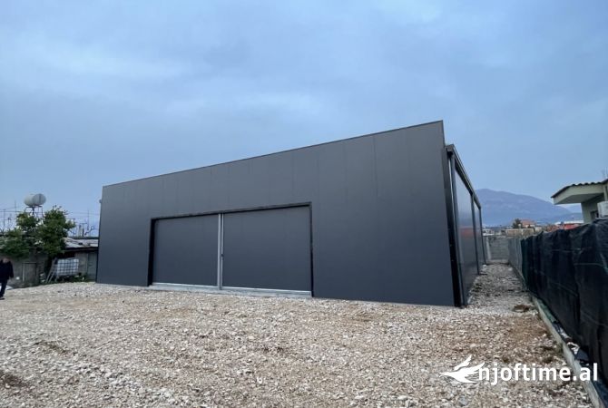 Ambient biznesi me qera 4+1 ne Tirane - 1,500 Euro