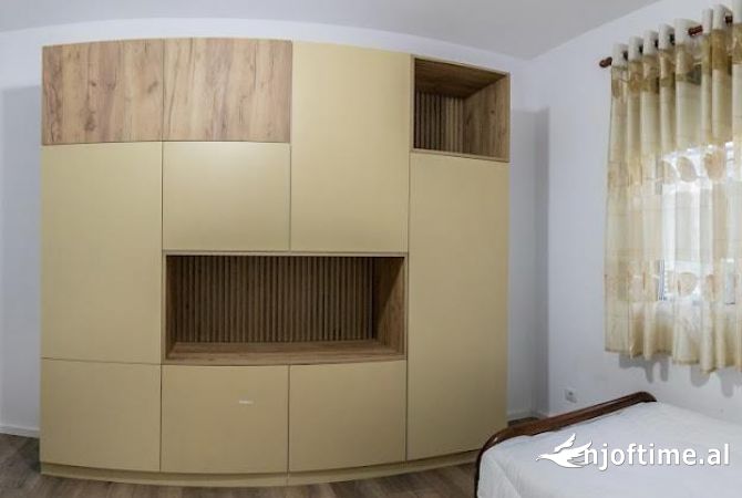 Shtepi me qera Apartament ne Tirane, 2+1, Mobilimi E mobiluar, Pagesa 55,000  Leke.