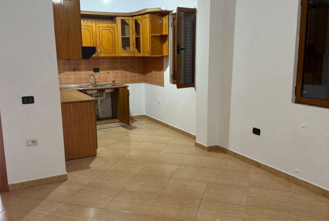 Shtepi me qera 3+1 ne Tirane - 450 Euro